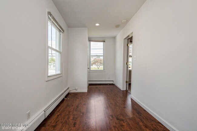 Building Photo - 118 Joline Ave