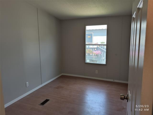 Building Photo - 307 Jones Cir