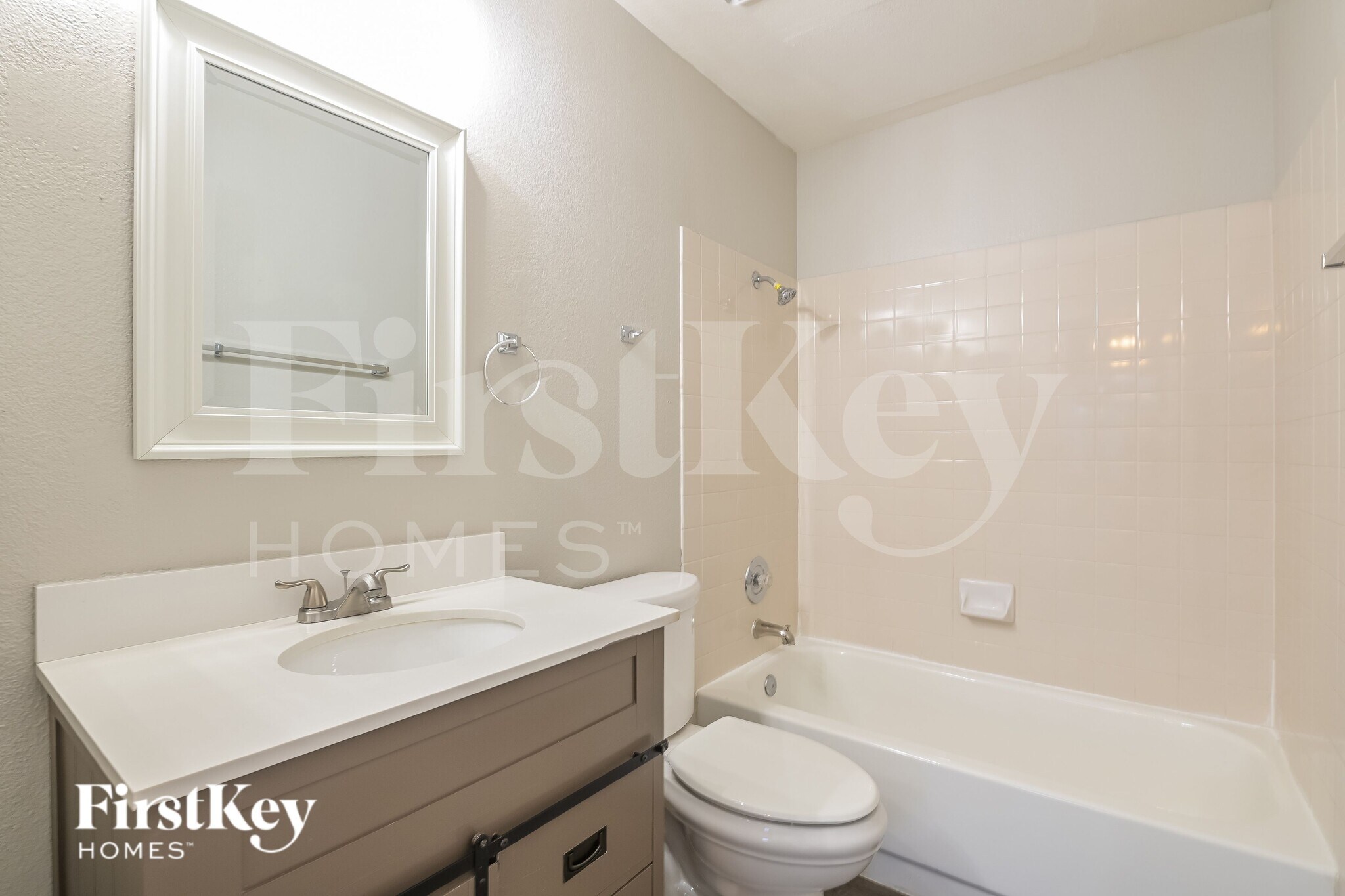 Building Photo - 2017 Waverly Cir