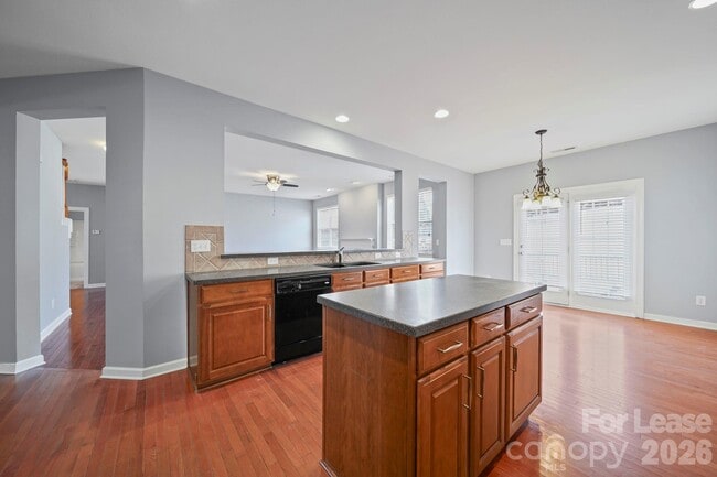 Building Photo - 704 Springwood Dr