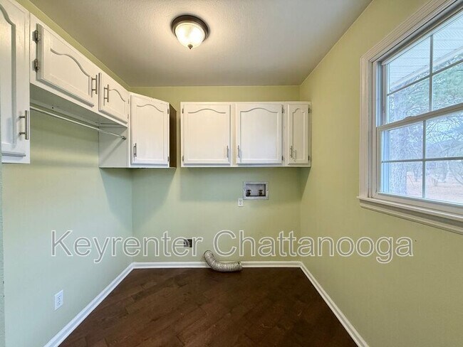 Building Photo - 9512 Imperial Dr