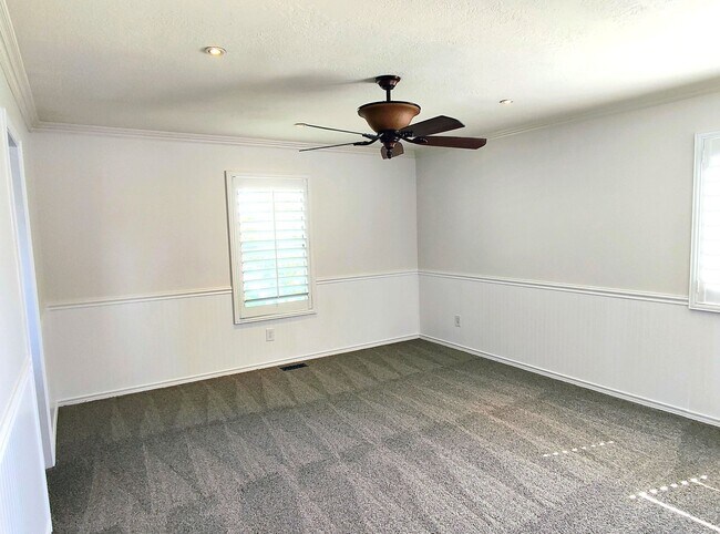 Building Photo - Beautiful 5 Bd 3.5 Ba Home w/Mother-In-Law...