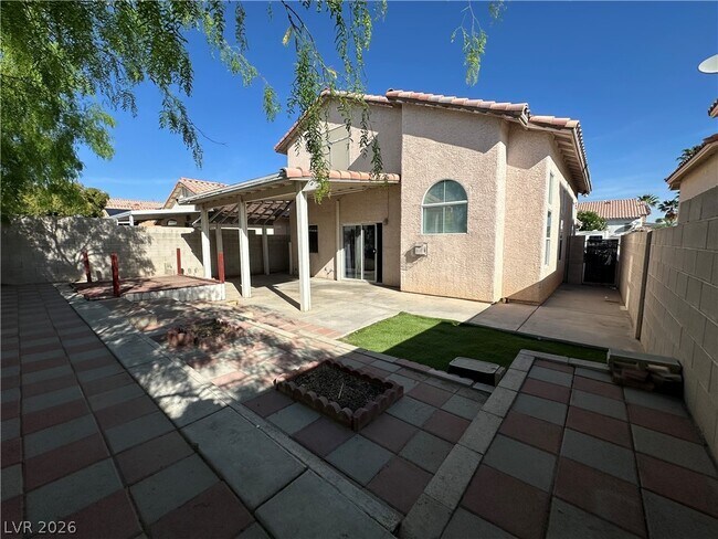 Building Photo - 8275 Cedar Leaf Dr