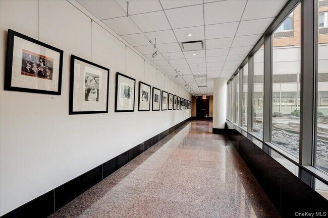 Building Photo - 300 W 135th St