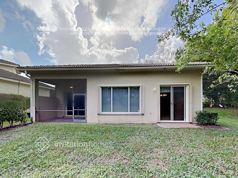 Building Photo - 12681 NW 78th Manor