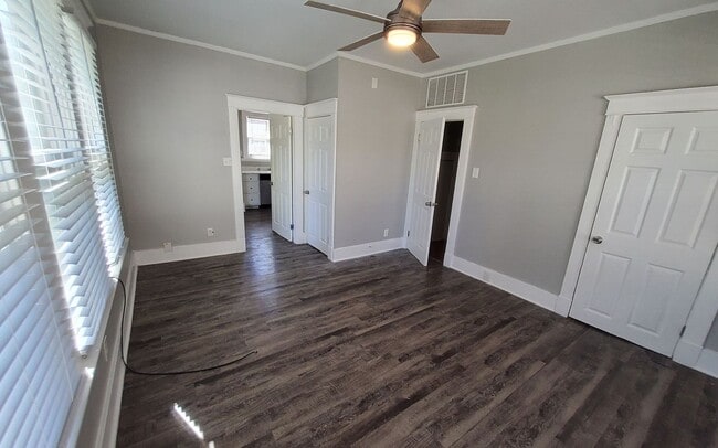 Building Photo - 668 Stonewall St