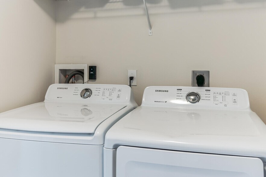 Building Photo - 700 E Boynton Beach Blvd