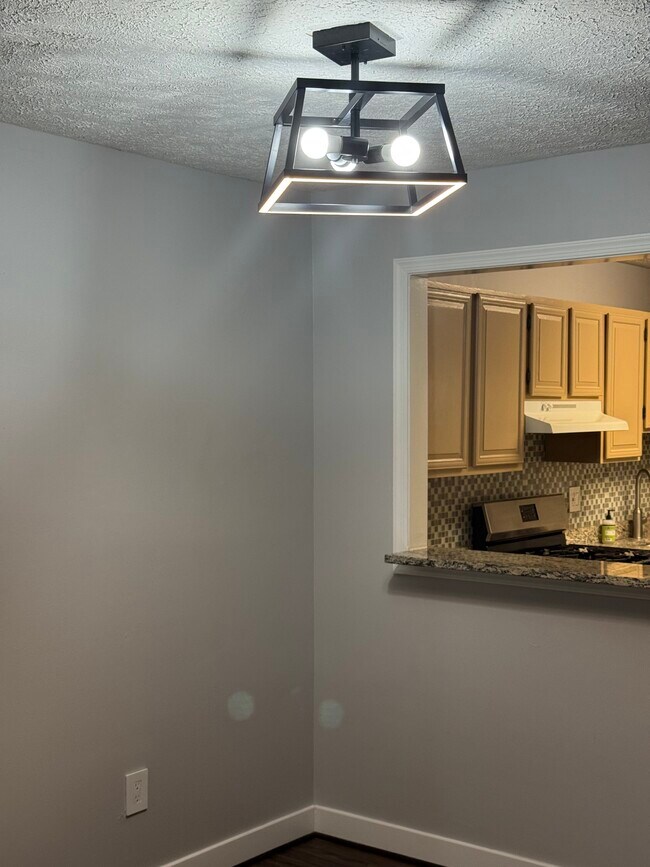 Building Photo - 10129 Oakton Terrace Rd