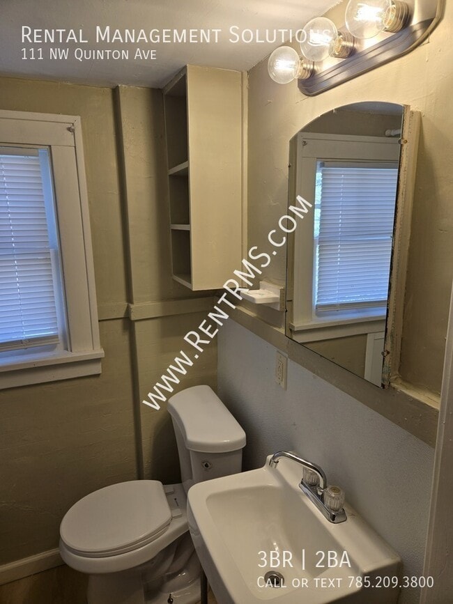 Building Photo - 111 NW Quinton Ave