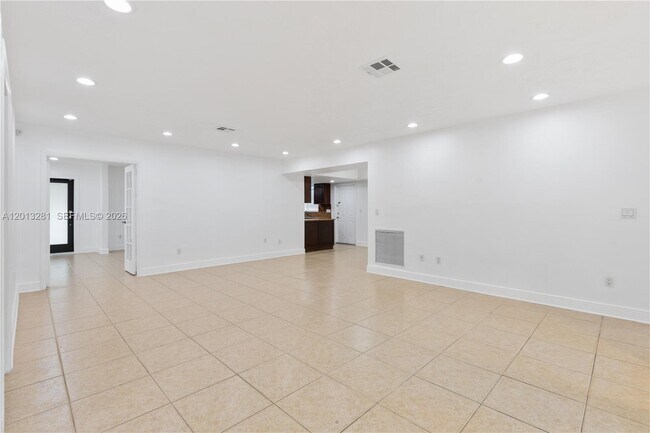 Building Photo - 5770 SW 55th St