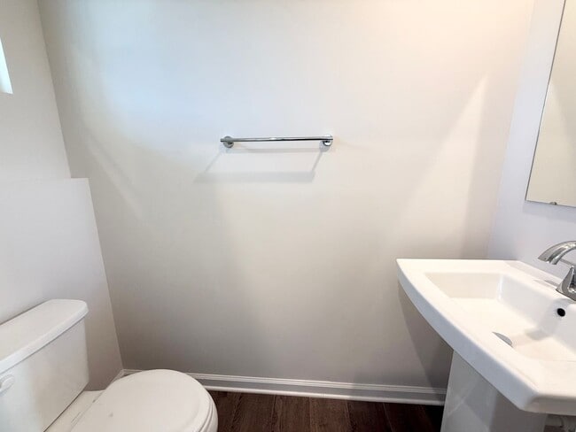 Building Photo - Modern 3-Bedroom Townhouse with Garage & P...