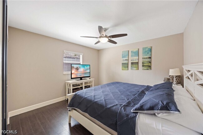 Building Photo - 856 104th Ave N