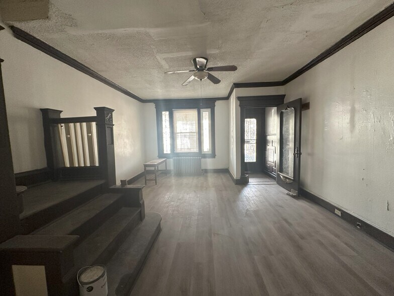 Building Photo - 39 S Farragut St