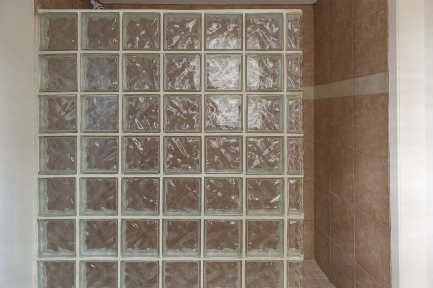 Building Photo - 1968 Dryden