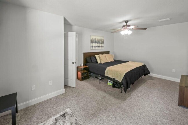 Building Photo - 300 Cassady Ln