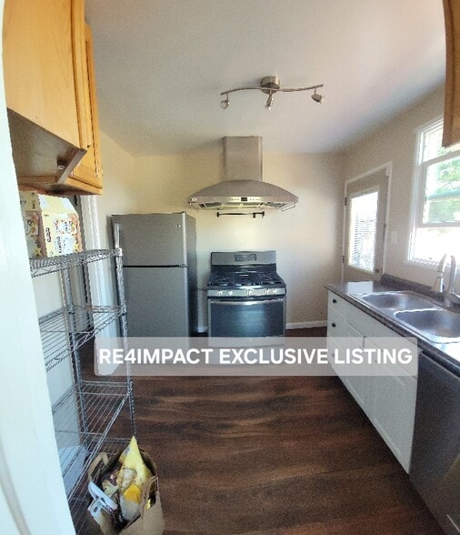 Building Photo - 1257 E 34th St