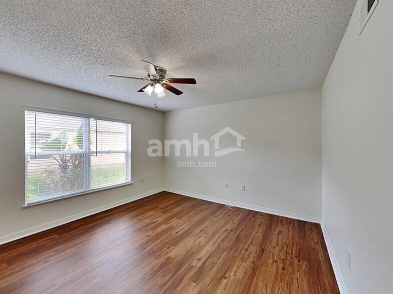 Building Photo - 1742 Sail Ct