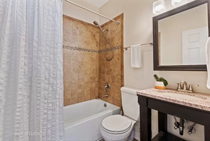 Building Photo - 733 N Noble St