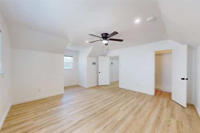 Building Photo - 5731 S Braeswood Blvd