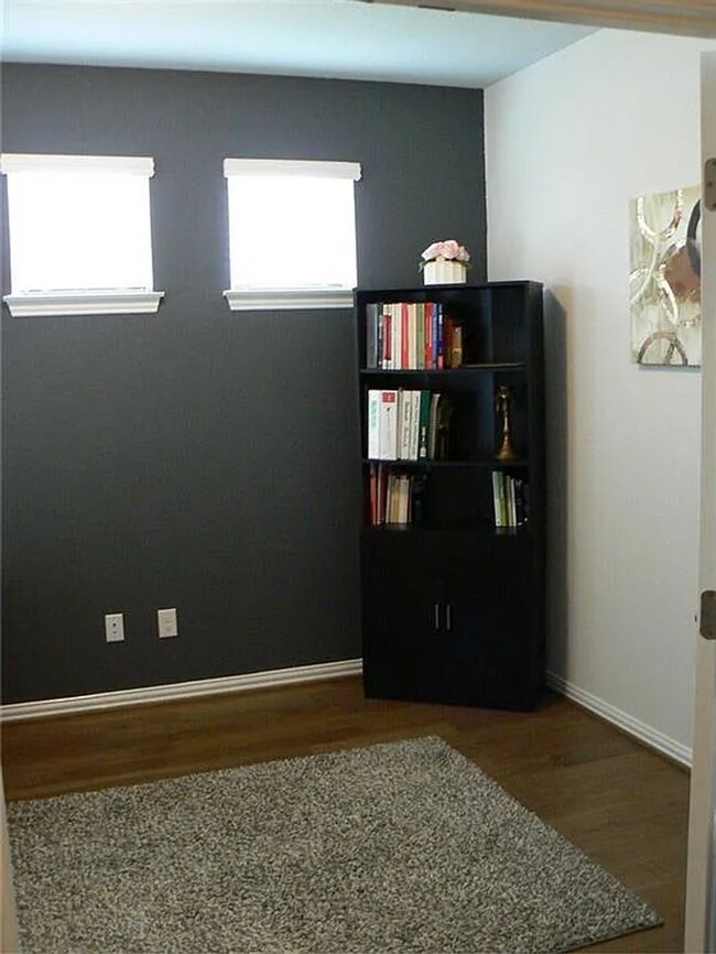 Building Photo - Coming Soon 4BR/2.5BA w/ Fenced Yard + Assigned Parking in Round Rock, TX