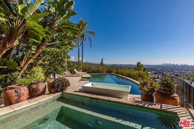 Building Photo - 8440 Harold Way