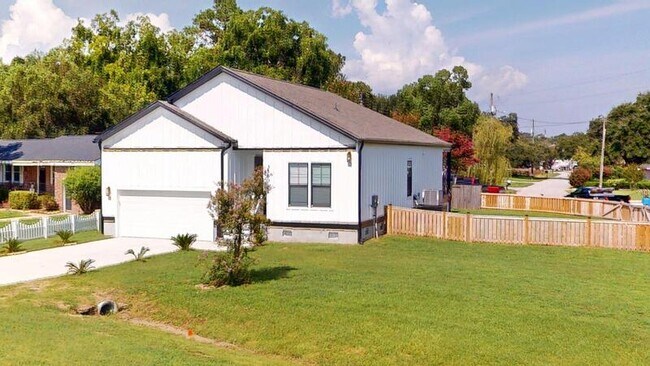 Building Photo - 3560 Old Ferry Rd