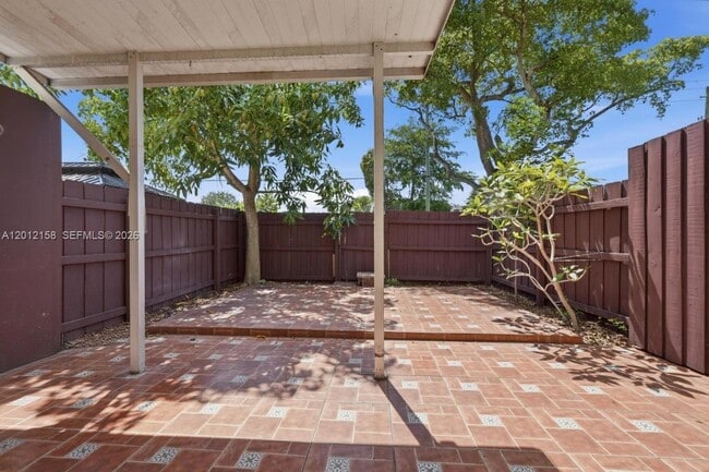 Building Photo - 6656 SW 41st St