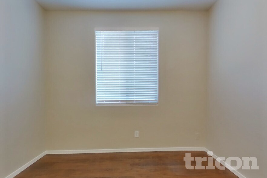 Building Photo - 6608 S 45th Ln
