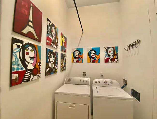 Building Photo - 117 W Harrison Ave