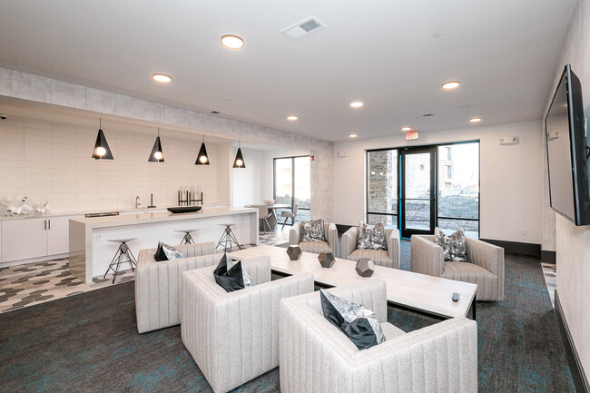 Brea Luxury Apartments - Katy, TX | Apartment Finder