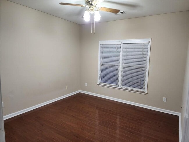 Building Photo - 12990 Meridian Ct