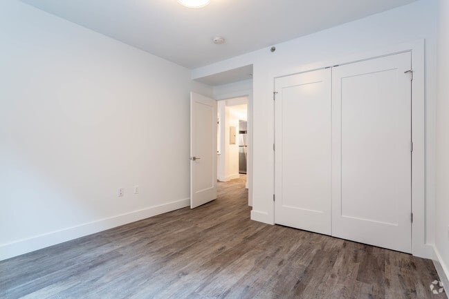 Building Photo - 11 Cooper St