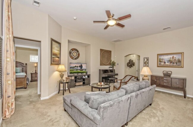 Building Photo - 5013 Bowles Dr