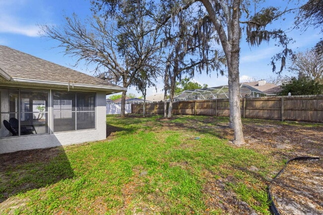 Building Photo - Spacious 3BR/2BA pet friendly home with a fenced backyard and oversized patio