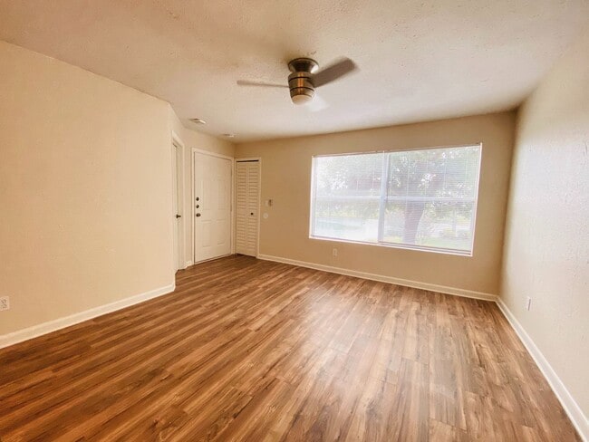 Building Photo - 1BR / 1BA Condo For Rent