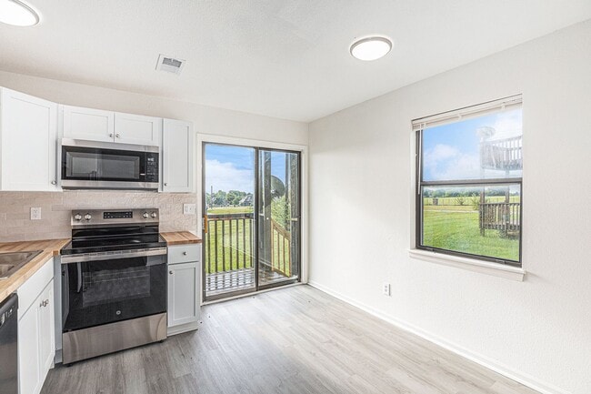 Building Photo - Beautiful 2-bedroom in the heart of Raymore!