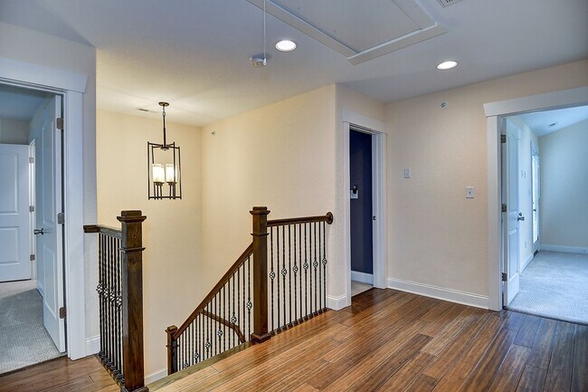 Building Photo - MOVE IN READY! GORGEOUS HOME IN CHESAPEAKE!