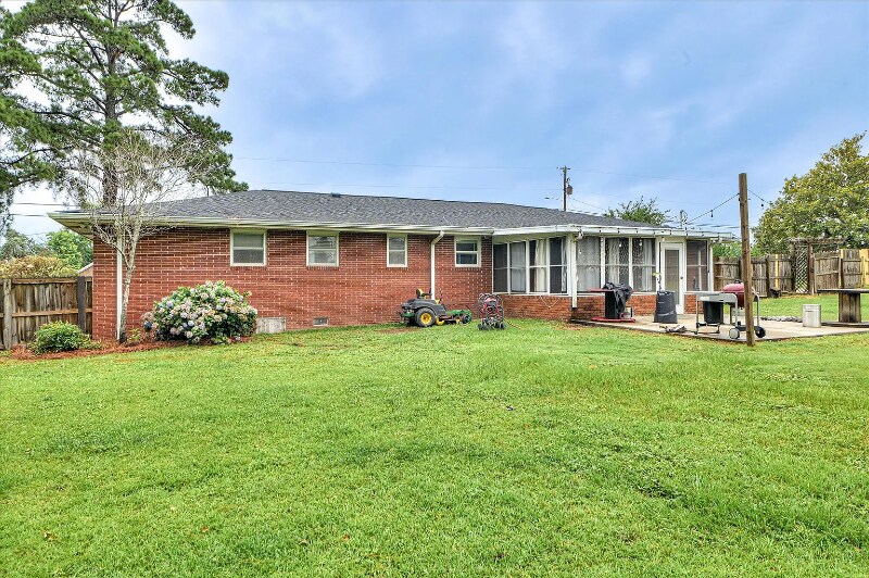 Building Photo - 103 Adams Ln