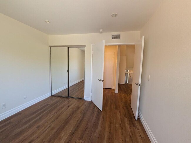 Building Photo - 10051 Topanga Canyon Blvd