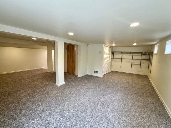 Building Photo - Charming 2-Bedroom, 2- bathroom Home with Bonus Space & Prime Shoreline Location