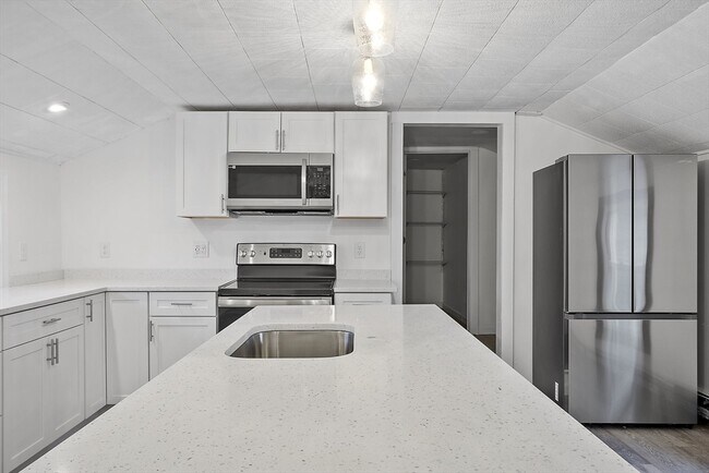 Building Photo - 47 Railroad Ave
