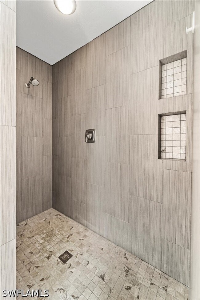 Building Photo - 12341 Eagle Pointe Cir