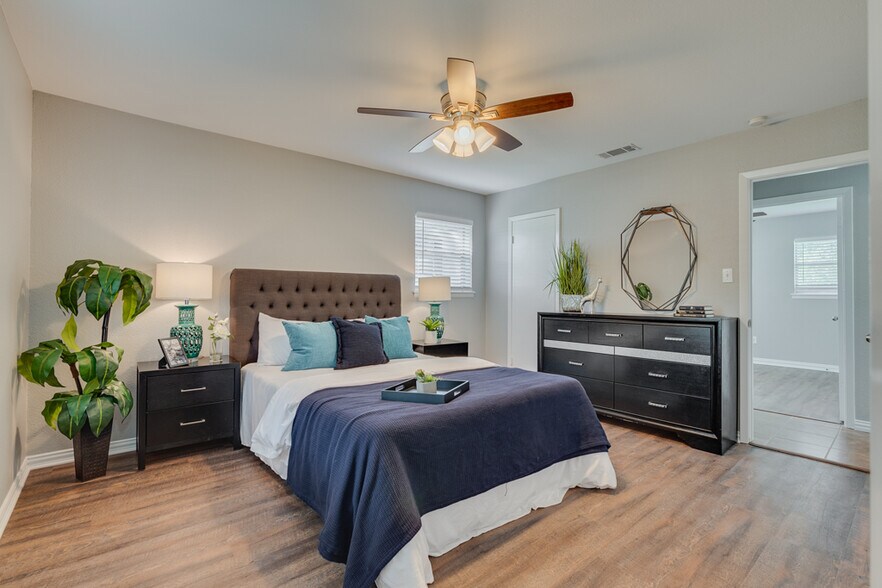 Large Master Bedroom - 208 W. Fourth St.