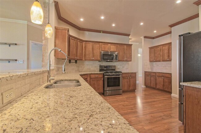 Building Photo - 3112 Clinton Pl