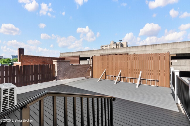 Building Photo - 540 S 4th St