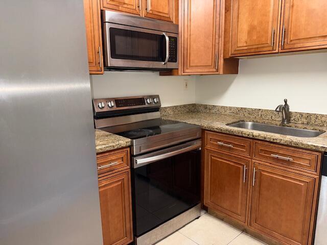 Building Photo - 407 Meadows Cir