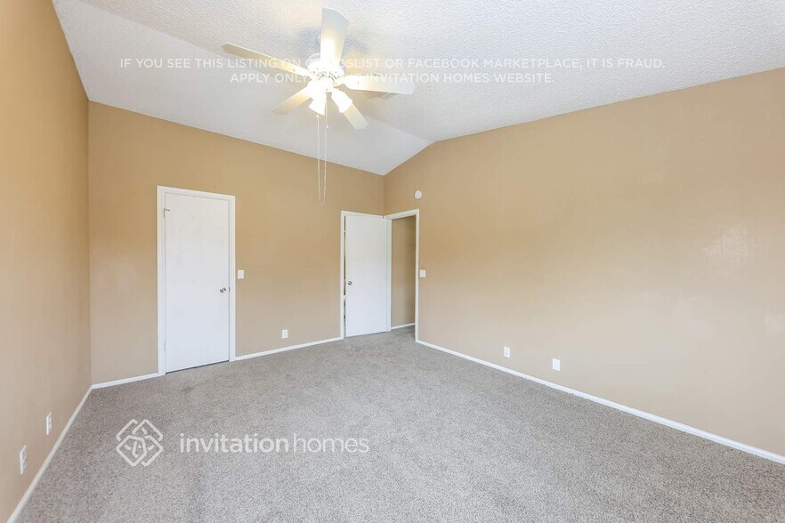 Building Photo - 1633 E Wagoner Rd