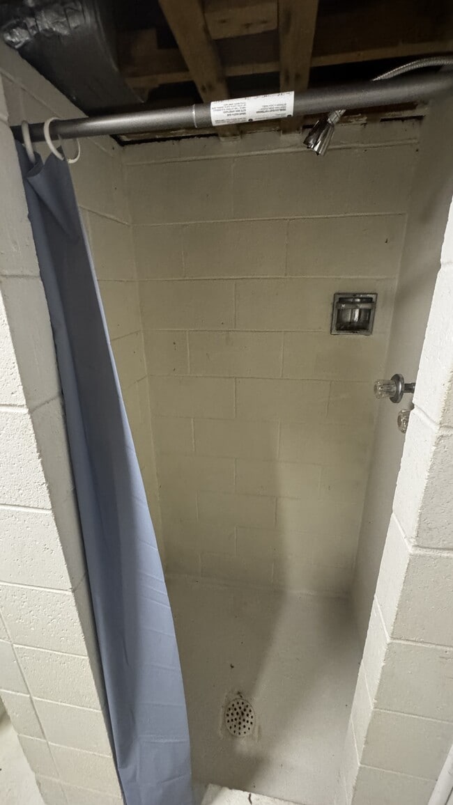 Building Photo - 3535 Robey Ave