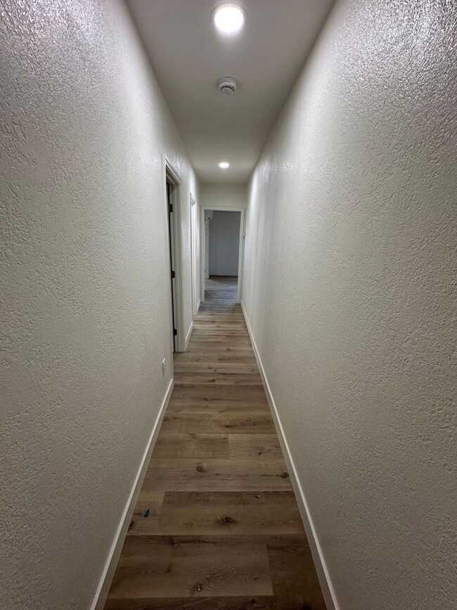 Building Photo - Charmingly remodeled
