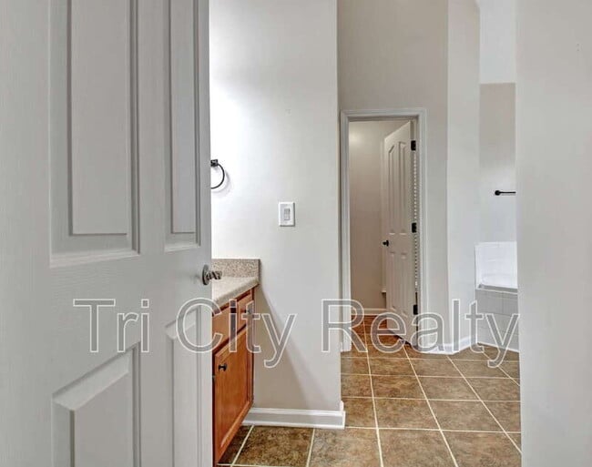 Building Photo - 69 Meadows Creek Ln